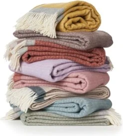 Klippan Yllefabrik Klippan Lamswollen Deken -warm Plaid- Harald Cream - 130cm X 200cm 9 Klippan Yllefabrik Klippan Lamswollen Deken -warm Plaid- Harald Cream - 130cm X 200cm -Klippan Yllefabrik 1089x1200
