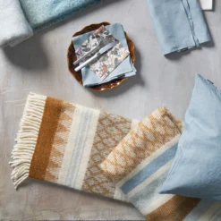 Klippan Yllefabrik Freja Wollen Plaid 7 Klippan Yllefabrik Freja Wollen Plaid -Klippan Yllefabrik 502083 01 3 EnvironmentImage 4bfd4c539e