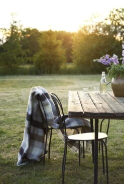 Klippan Yllefabrik Klippan - Plaid - Deken - Gotland Multi Grey - 100% Wol - Schapenwol 9 Klippan Yllefabrik Klippan - Plaid - Deken - Gotland Multi Grey - 100% Wol - Schapenwol -Klippan Yllefabrik 805x1200