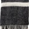 Klippan Yllefabrik Klippan - Wollen Plaid - Gotland Stripe -zwart- 130x180 Cm -Klippan Yllefabrik 835x1200