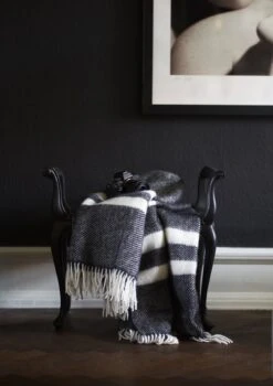 Klippan Yllefabrik Klippan - Wollen Plaid - Gotland Stripe -zwart- 130x180 Cm -Klippan Yllefabrik 848x1200 1